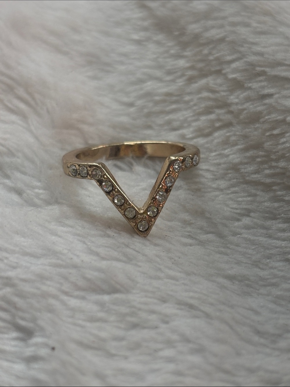 Gold V-Shaped Crystal Accent Ring - Elegant Women's Jewelry